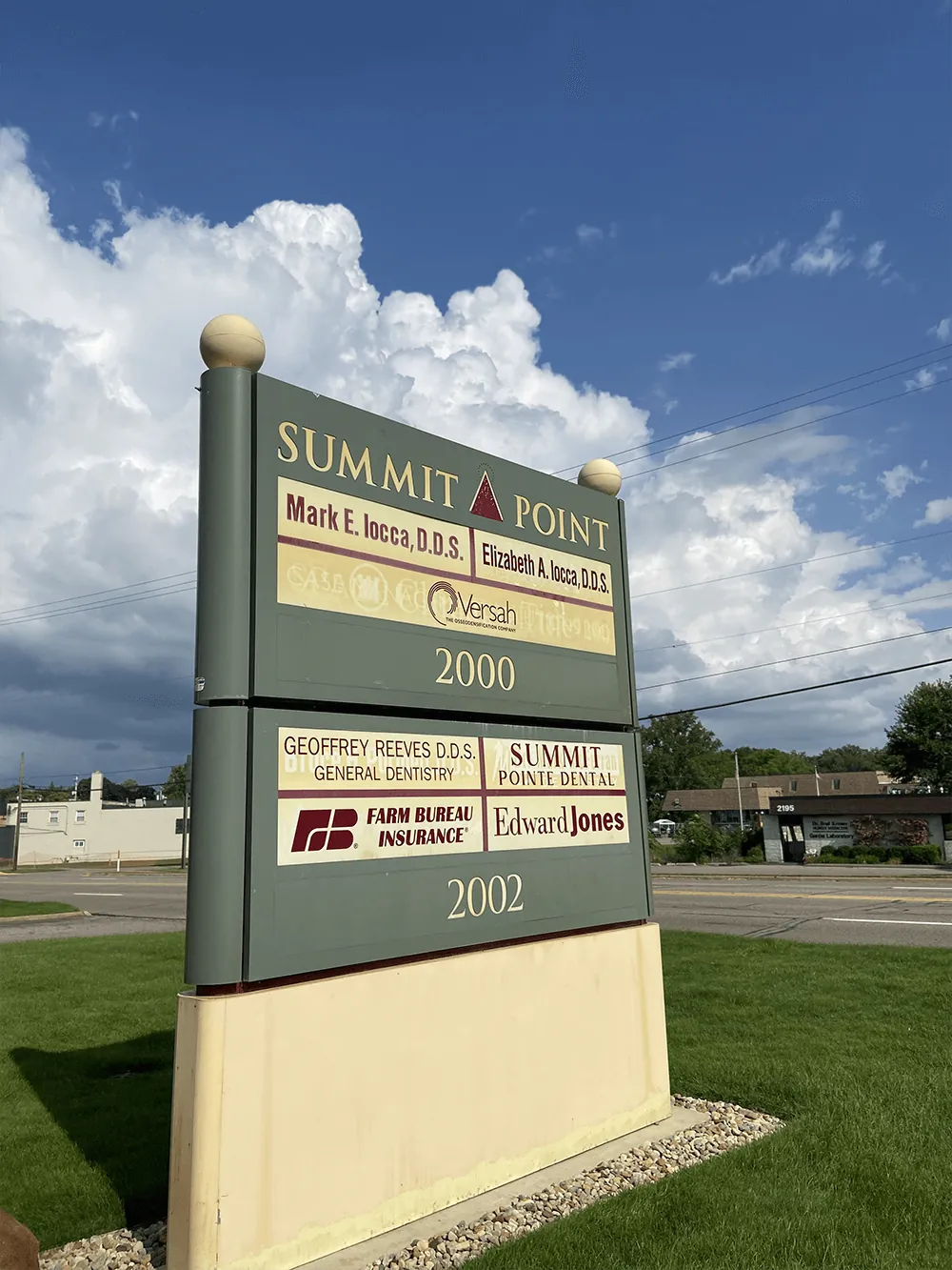 The Summit Pointe sign on Spring Arbor Road